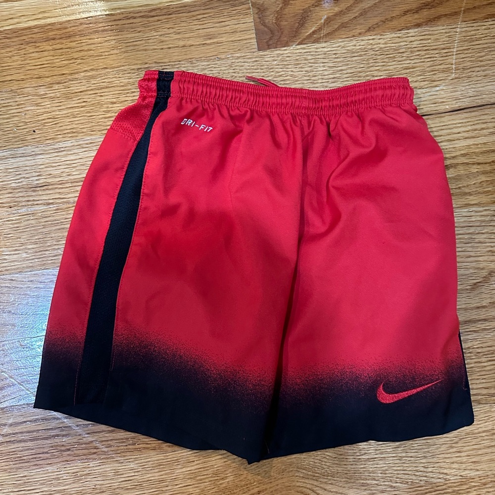 Nike lined Youth Gradient Shorts